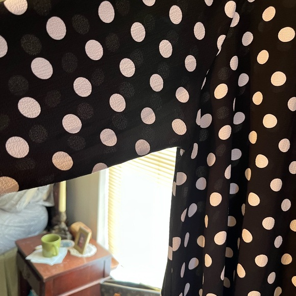 Fashionable black and white Polka Dot Duster - Picture 3 of 4